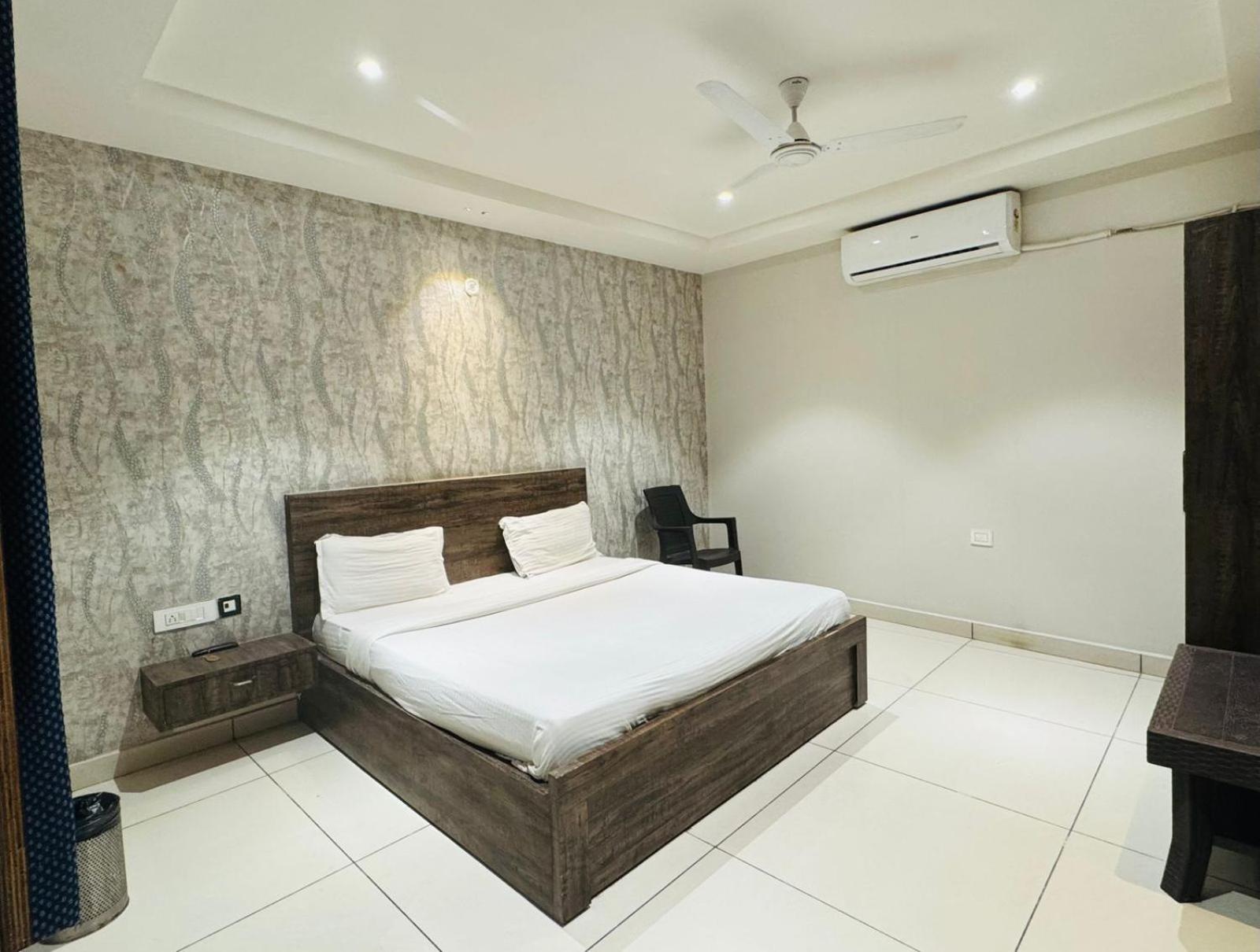 Hotel Pearl Inn Rudrapur Exterior photo