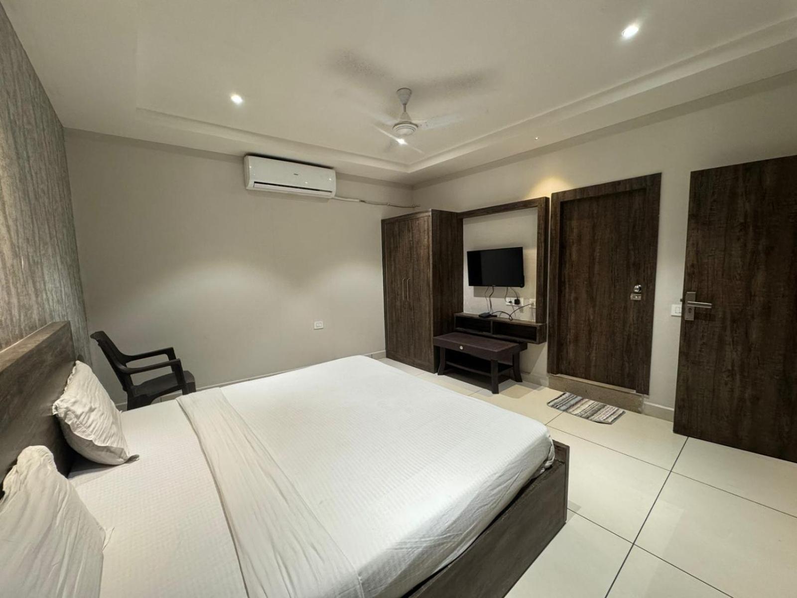 Hotel Pearl Inn Rudrapur Exterior photo