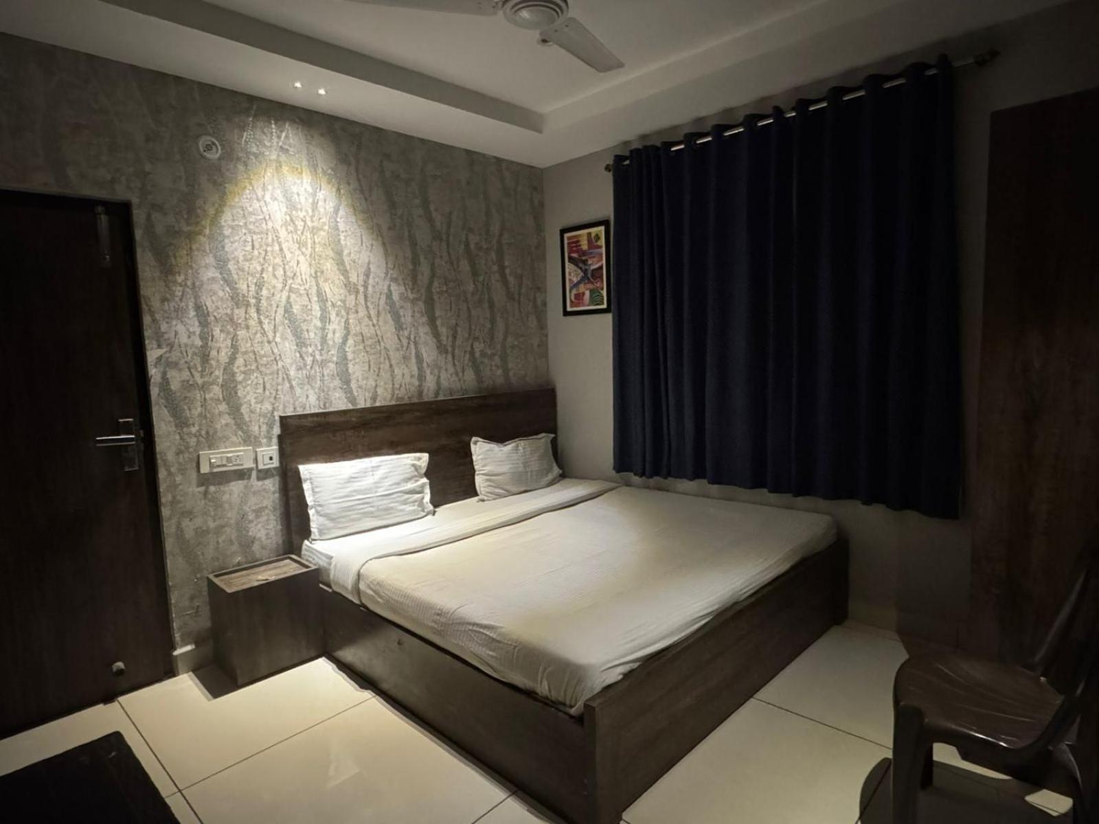 Hotel Pearl Inn Rudrapur Exterior photo