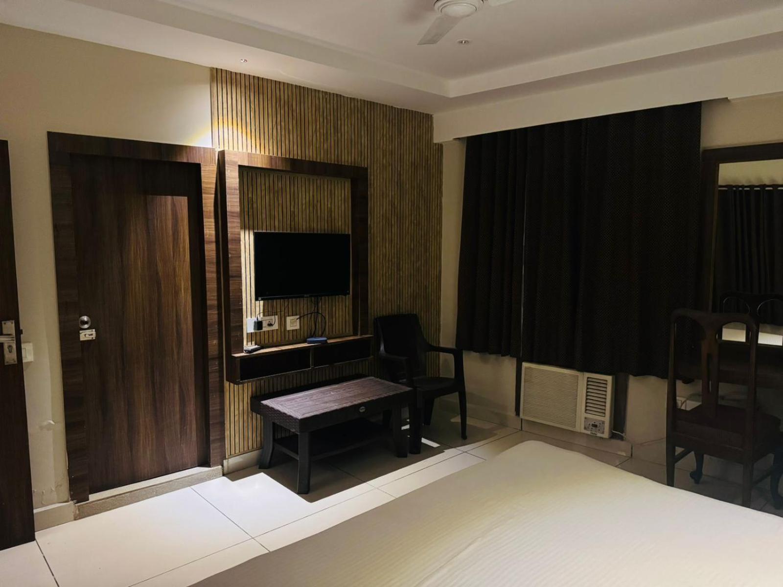 Hotel Pearl Inn Rudrapur Exterior photo